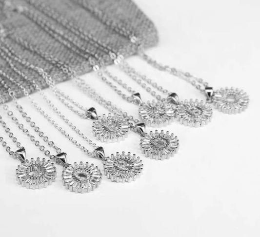 INITIAL NECKLACE SILVER